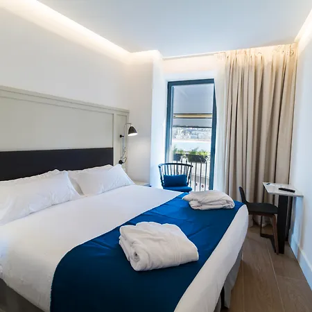 Sansebay Hotell